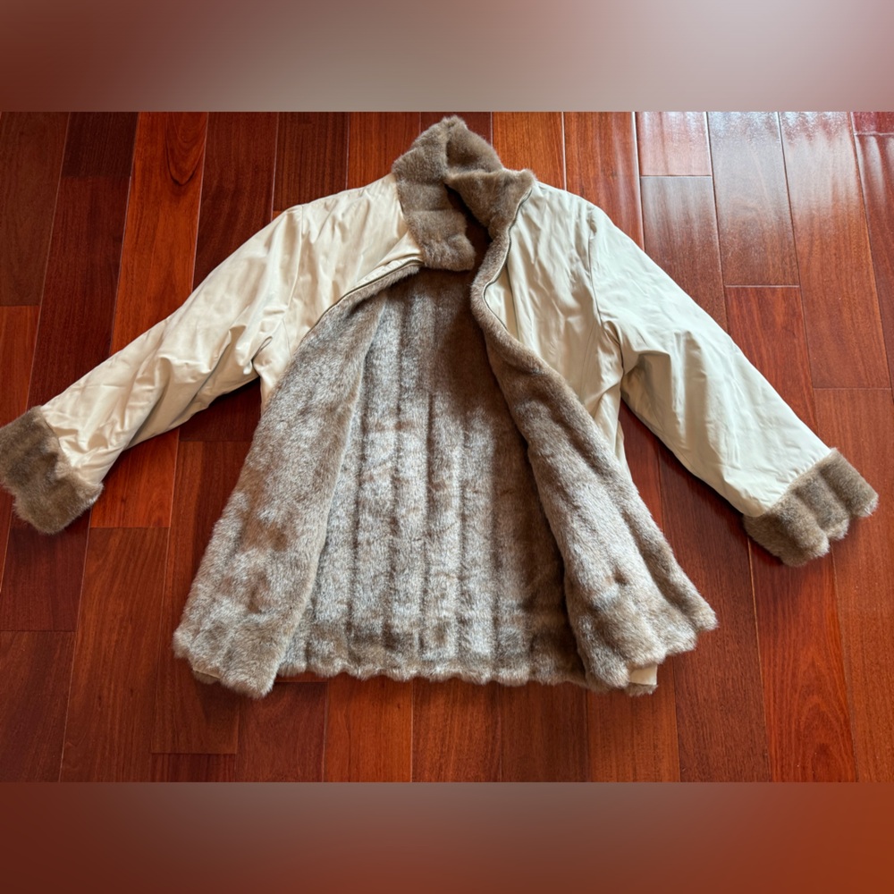 Women’s Large Faux Fur Tan Coat Reversible with Water resistant liner Atelier - Picture 6 of 9